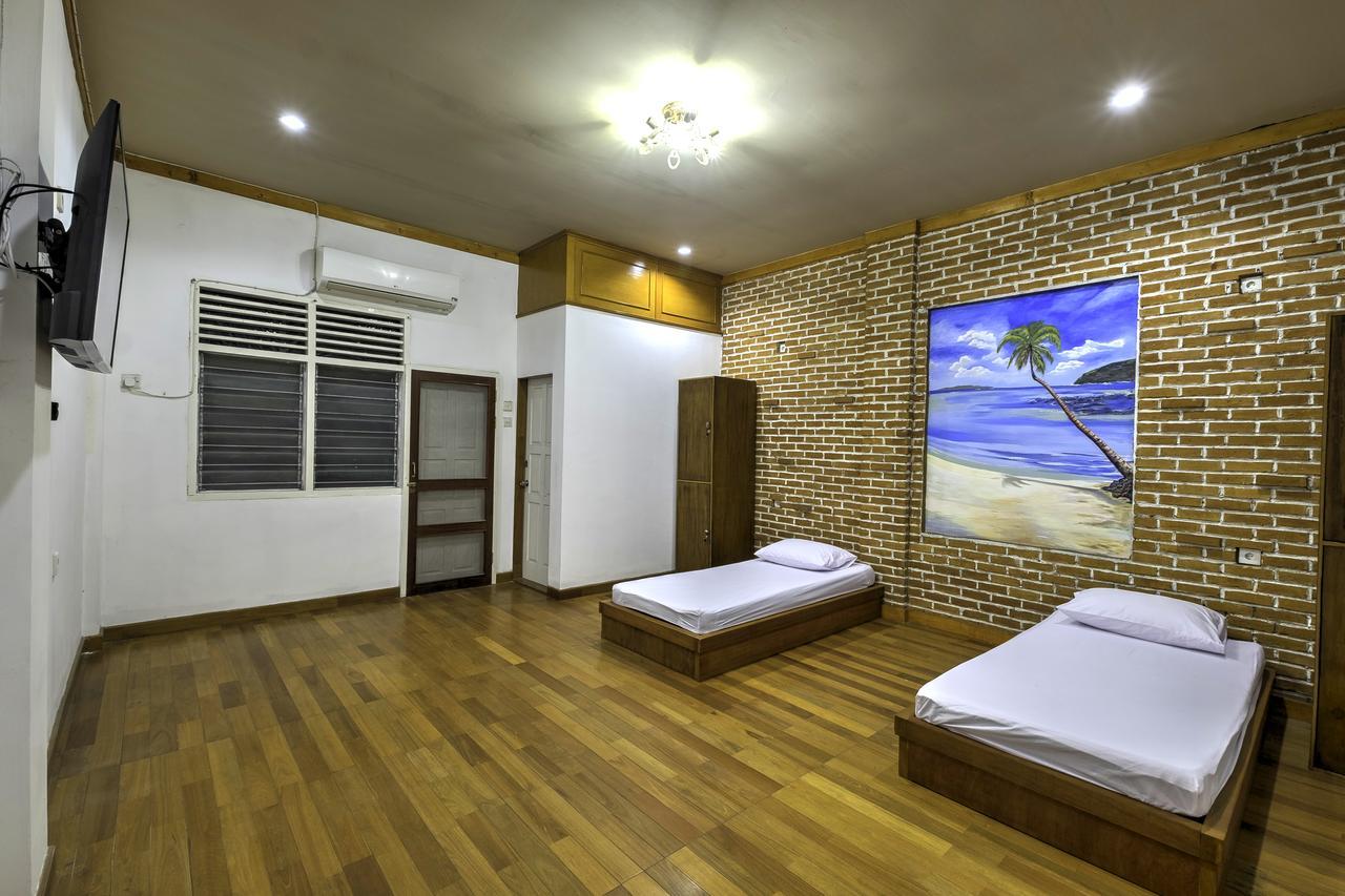 Riverside Hostel Padang 外观 照片