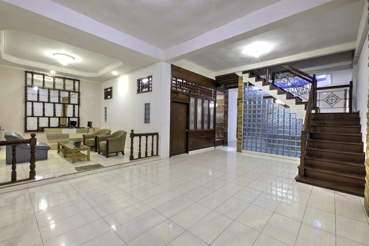 Riverside Hostel Padang 外观 照片