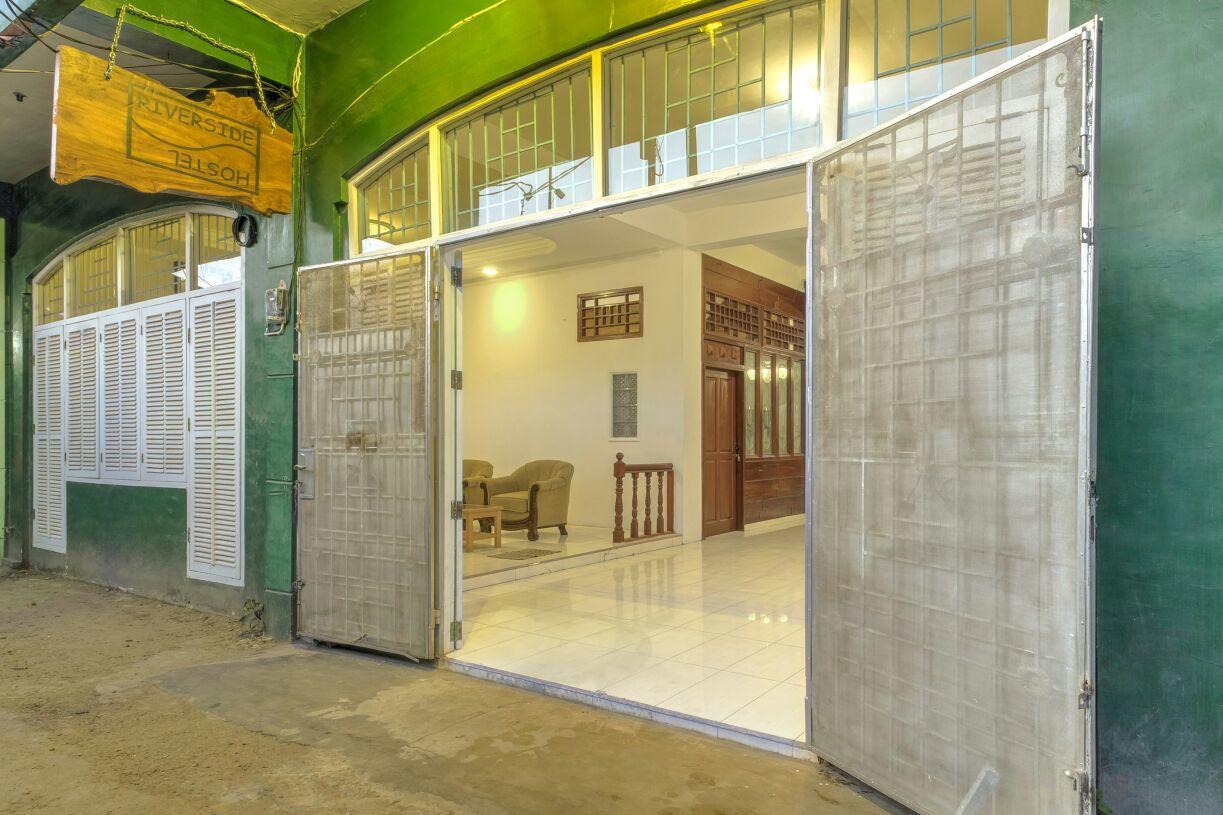 Riverside Hostel Padang 外观 照片